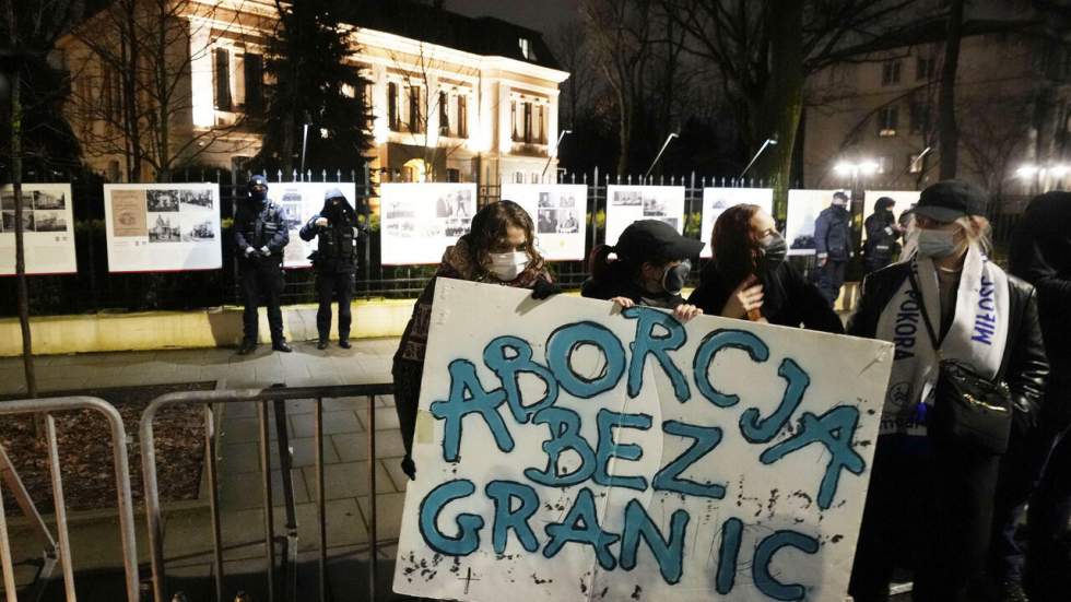 En Pologne, "les femmes paient le prix fort de la crise de l'État de droit" En Pologne, "les femmes paient le prix fort de la crise de l'État de droit"