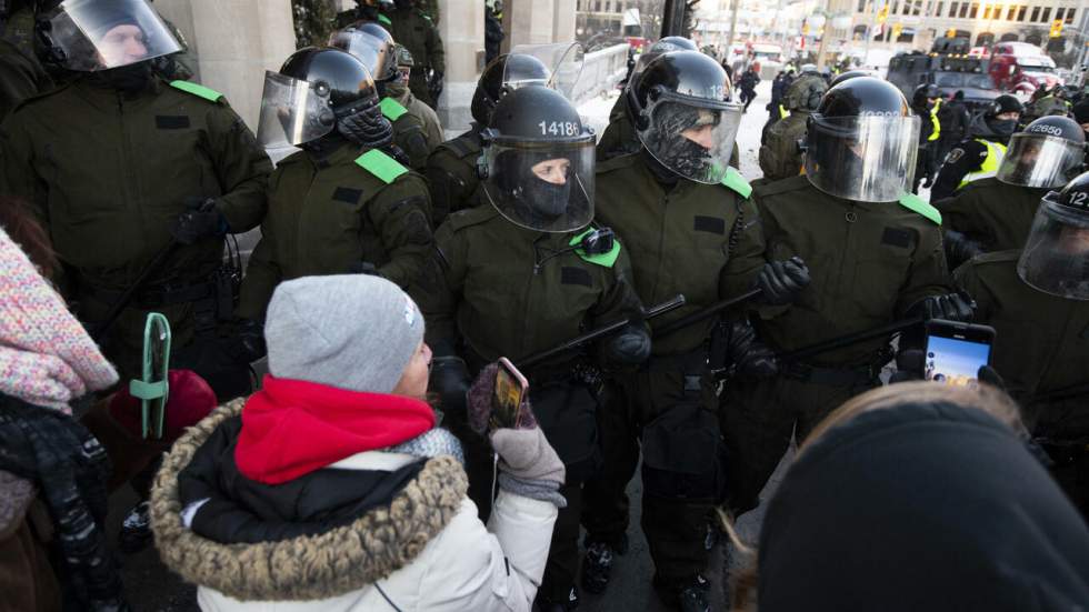 Canada : la police évacue les derniers anti-passe sanitaire à Ottawa