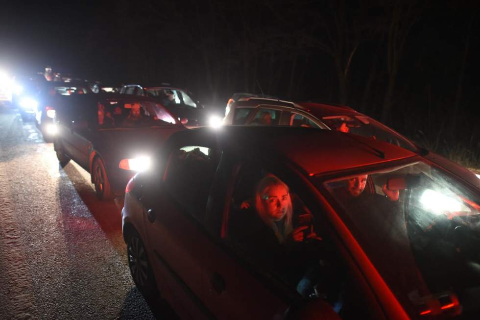 Guerre en Ukraine : une nuit aux côtés des civils sur la route de l'exode