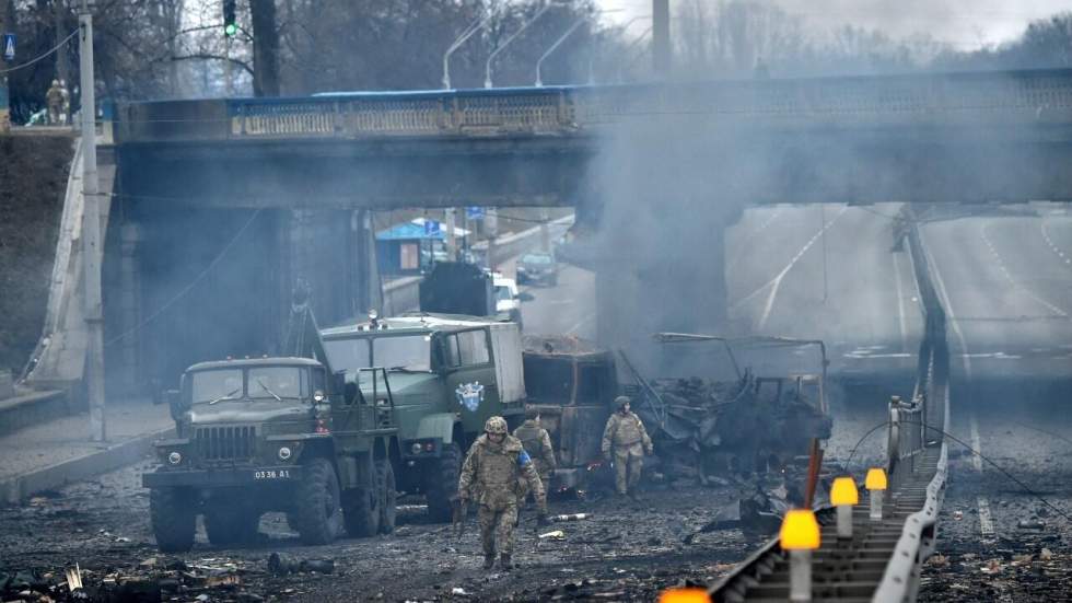 Troisième jour de l'offensive russe contre l'Ukraine : des sanctions et des renforts militaires Troisième jour de l'offensive russe contre l'Ukraine : des sanctions et des renforts militaires