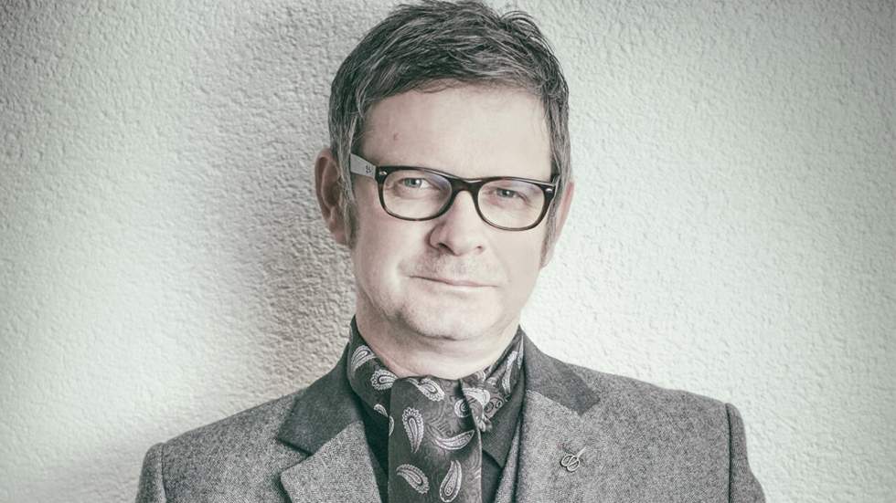 Déçu du Brexit, le comique naturalisé français Ian Moore prend la présidentielle au sérieux Déçu du Brexit, le comique naturalisé français Ian Moore prend la présidentielle au sérieux