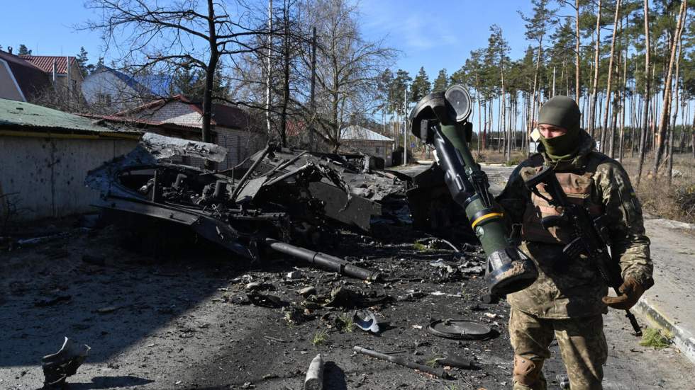 Les forces russes encerclent Kiev, le siège de Marioupol se poursuit Les forces russes encerclent Kiev, le siège de Marioupol se poursuit