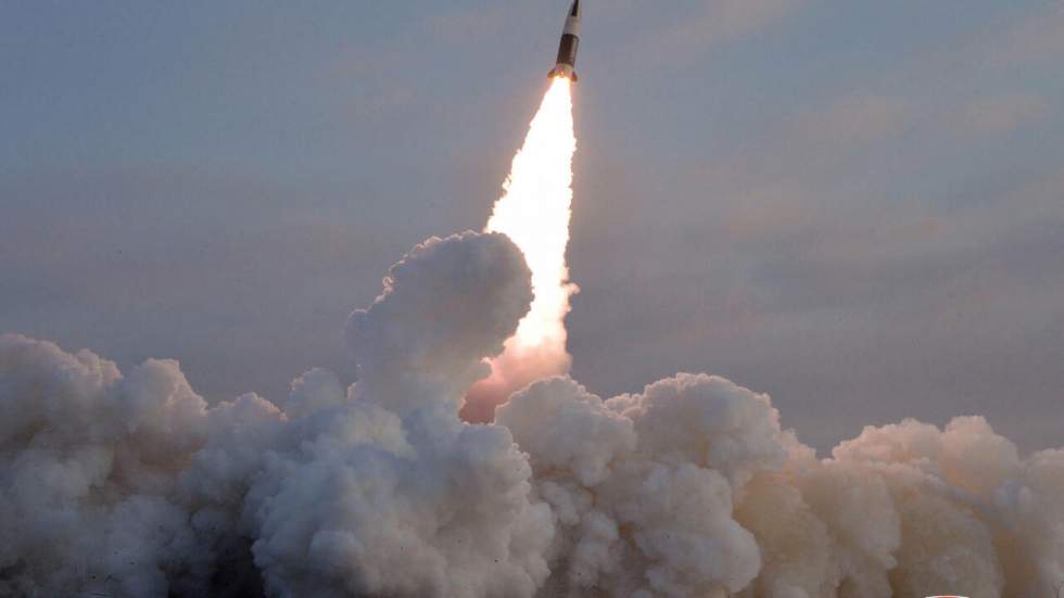 La Corée du Nord tire un missile intercontinental, Séoul riposte avec plusieurs missiles