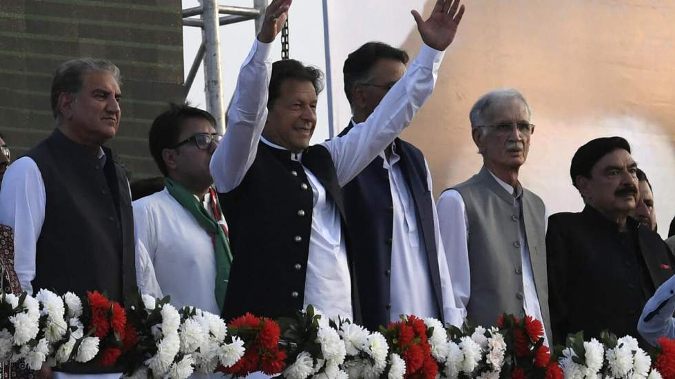 Pakistan : le Premier ministre Imran Khan en sursis après la défection de son principal allié