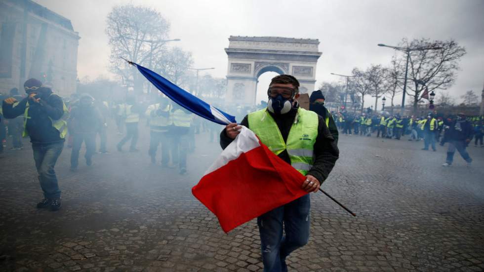 Les Gilets jaunes, une menace électorale pour Emmanuel Macron ?