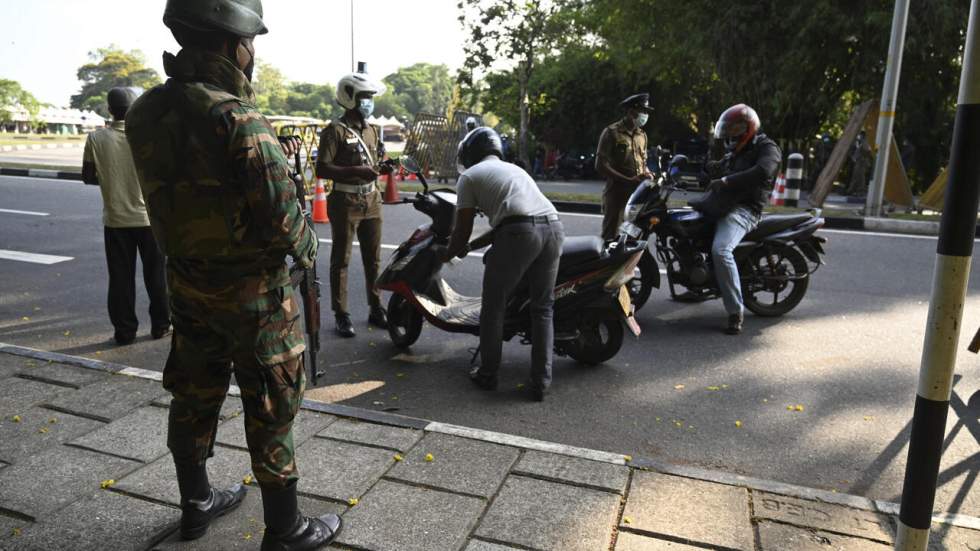 Sri Lanka : l'opposition défie le couvre-feu, les réseaux sociaux inaccessibles