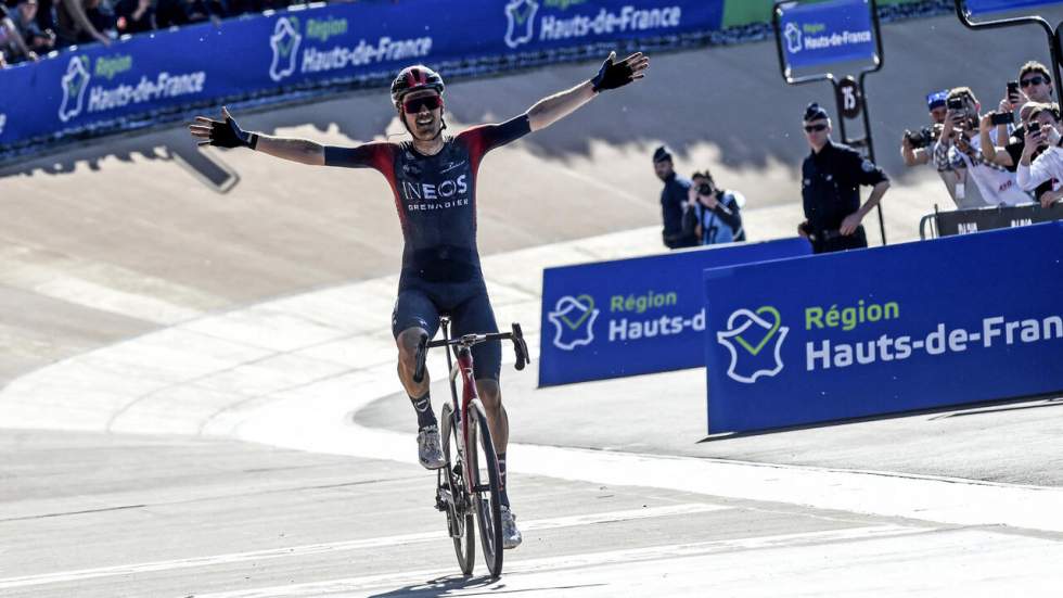 Cyclisme : le Néerlandais Dylan van Baarle remporte le Paris-Roubaix