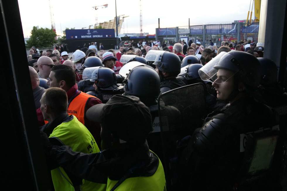 Soirée chaotique au Stade de France : un raté qui interroge à deux ans des JO de Paris