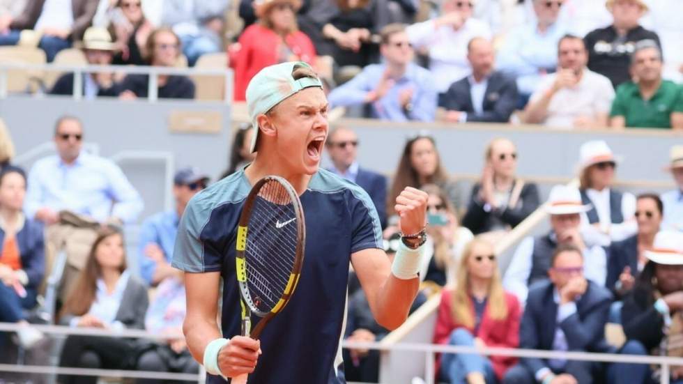 Roland-Garros : Tsitsipas et Medvedev éliminés, Swiatek accède aux quarts de finale