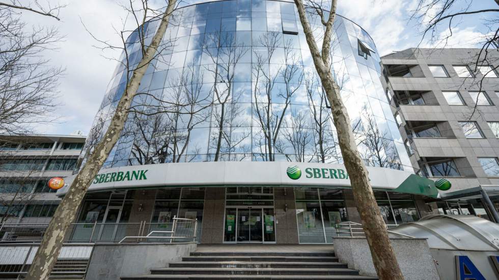 Sanctions : l’UE s’en prend finalement à Sberbank, le mastodonte bancaire russe Sanctions : l’UE s’en prend finalement à Sberbank, le mastodonte bancaire russe