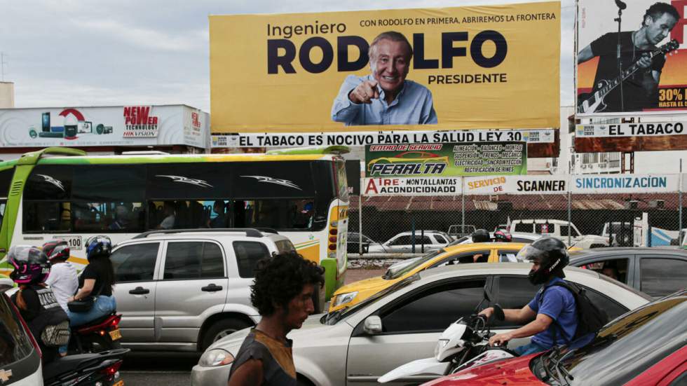 Présidentielle en Colombie : les électeurs votent pour un second tour qui s'annonce serré