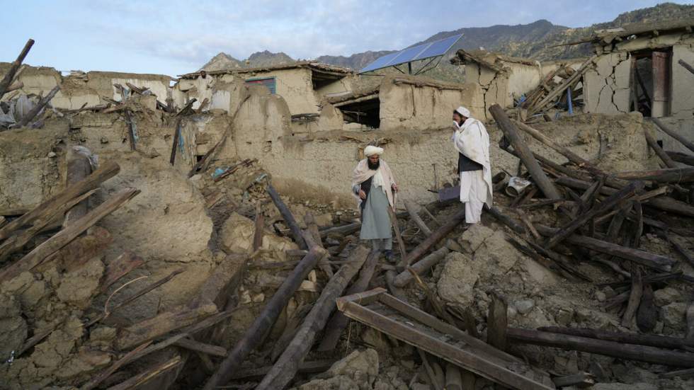 Séisme en Afghanistan : les survivants attendent de l'aide dans des conditions difficiles