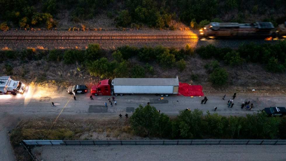 États-Unis : le bilan dépasse les 50 morts parmi les migrants retrouvés dans un camion au Texas