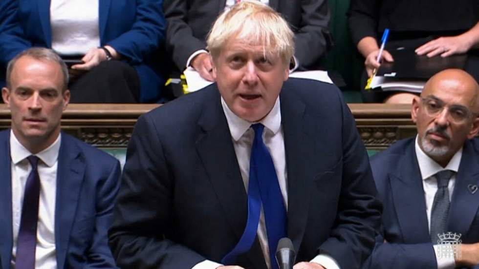 "On ne part pas en pleine crise" : Boris Johnson se défend après la démission de plusieurs ministres