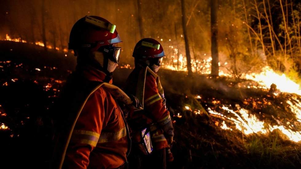 Un "mégafeu" frappe le Gard après une journée marquée par de multiples incendies Un "mégafeu" frappe le Gard après une journée marquée par de multiples incendies