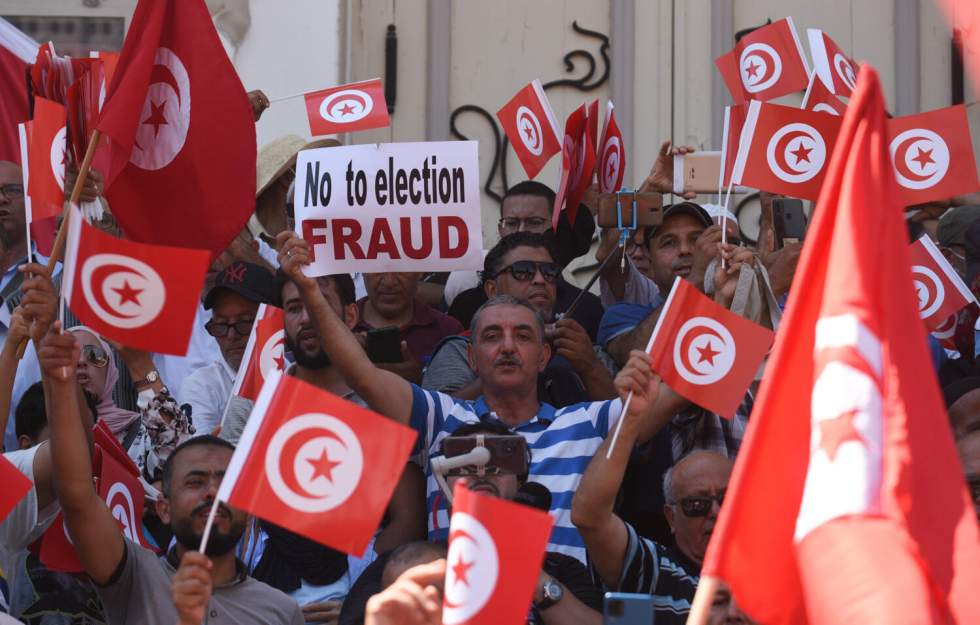 Référendum en Tunisie : "On refuse de voter pour une Constitution écrite par un seul homme"