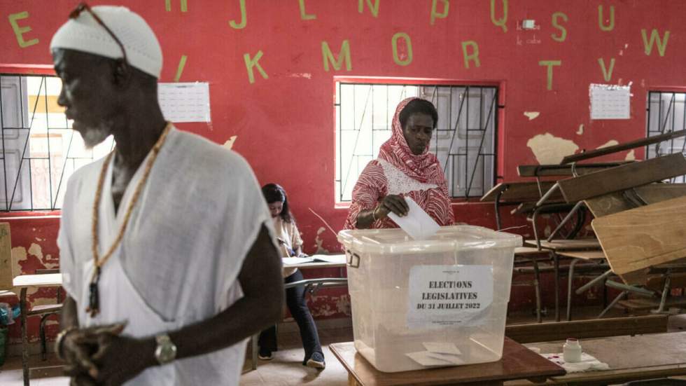 Législatives au Sénégal : le camp présidentiel revendique la victoire, l'opposition conteste