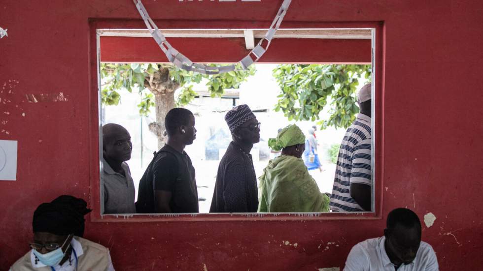 Législatives au Sénégal : le camp présidentiel, en tête, perd sa majorité absolue