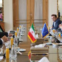 Nucléaire iranien : Téhéran examine un "texte final" soumis par les Européens Nucléaire iranien : Téhéran examine un "texte final" soumis par les Européens
