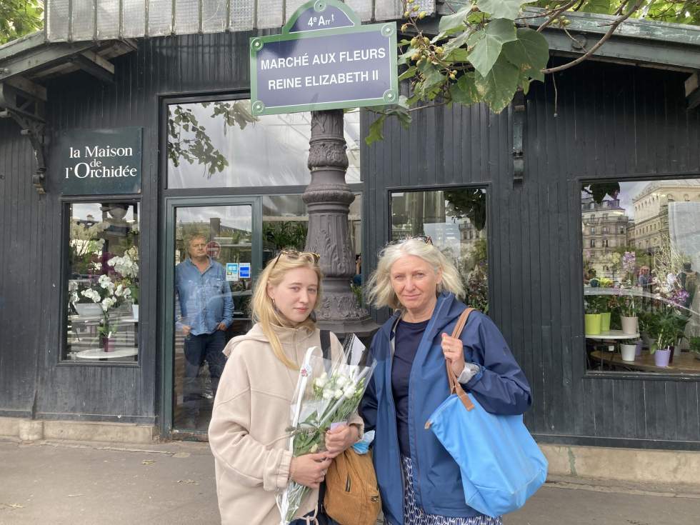 "Elle aimait la France et nous l'aimions en retour" : l'émotion gagne le marché Elizabeth-II à Paris