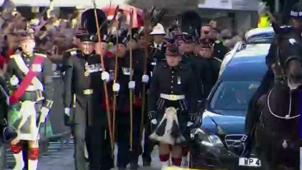 En direct : à Édimbourg, les enfants d'Elizabeth II se recueillent autour de sa dépouille