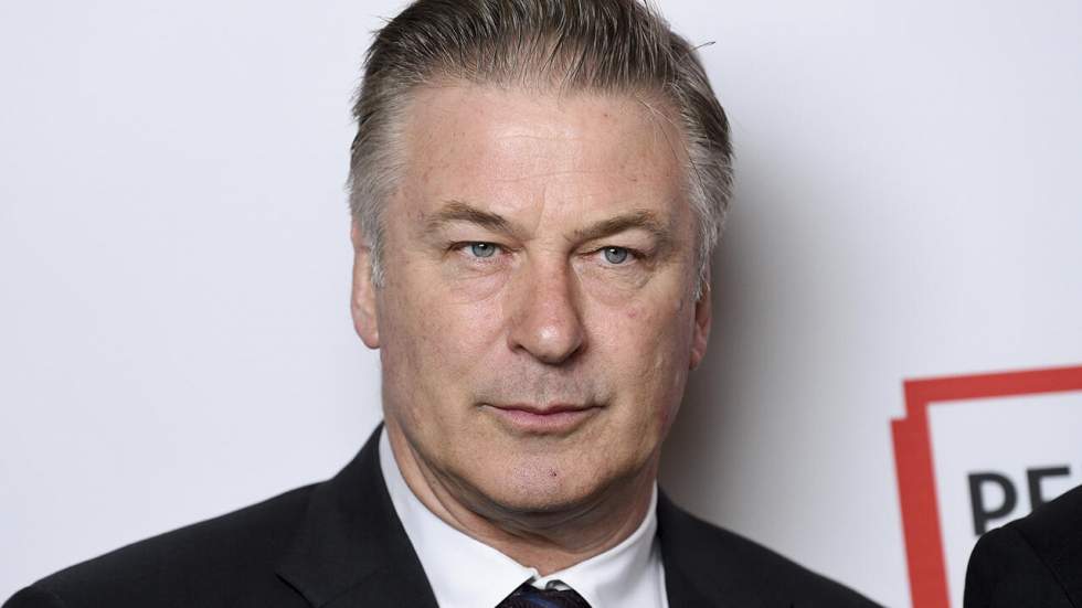 Tir mortel sur un tournage : Alec Baldwin et la famille de la victime trouvent un accord