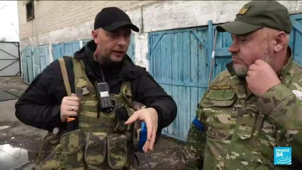 En direct : "Les secours convaincus que le bilan des bombardements à Zaporijjia va s'élever"