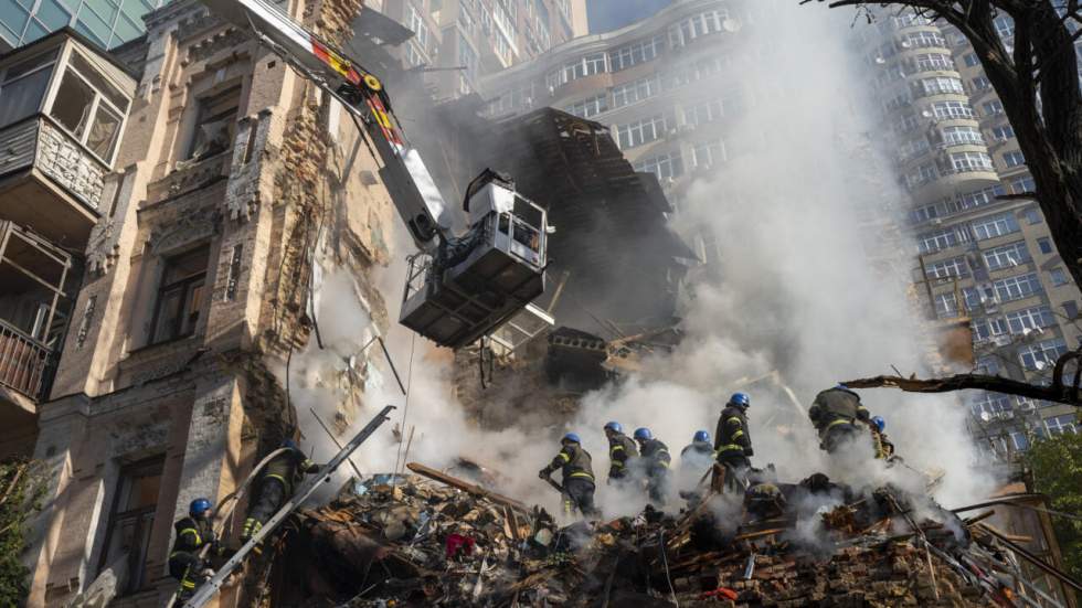 Attaques meurtrières de "drones kamikazes" sur le centre de Kiev