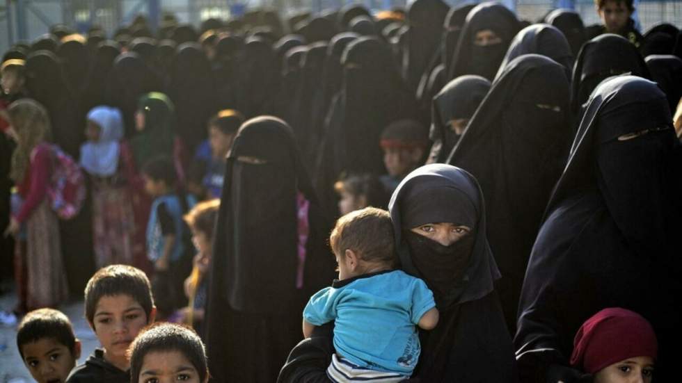 La France rapatrie 15 femmes et 40 enfants des camps de prisonniers jihadistes en Syrie La France rapatrie 15 femmes et 40 enfants des camps de prisonniers jihadistes en Syrie