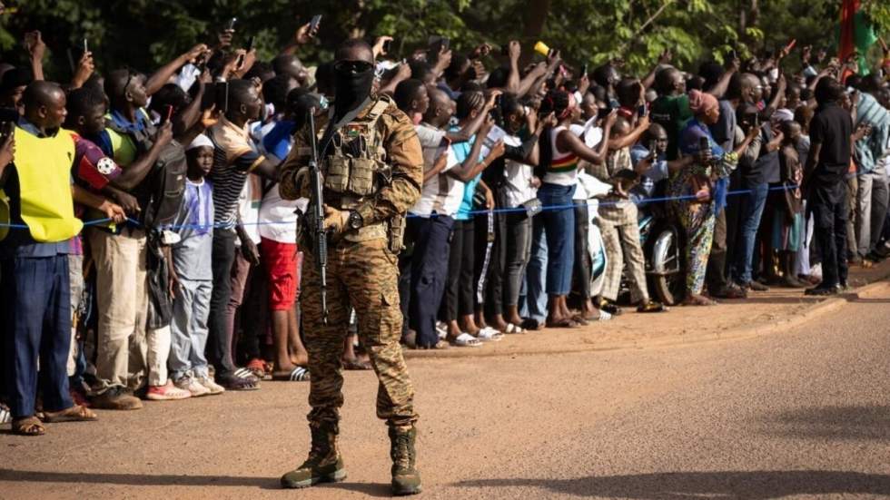 Recrutement de civils au Burkina Faso : "un grand classique des armées régulières en difficulté" Recrutement de civils au Burkina Faso : "un grand classique des armées régulières en difficulté"