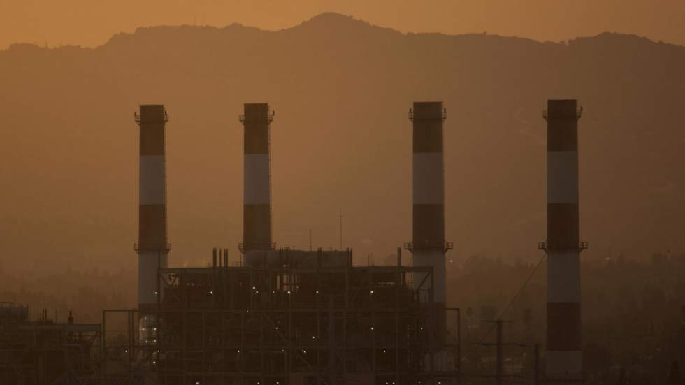 Climat : l'AIE prévoit un pic mondial des émissions de CO2 liées à l'énergie dès 2025 Climat : l'AIE prévoit un pic mondial des émissions de CO2 liées à l'énergie dès 2025