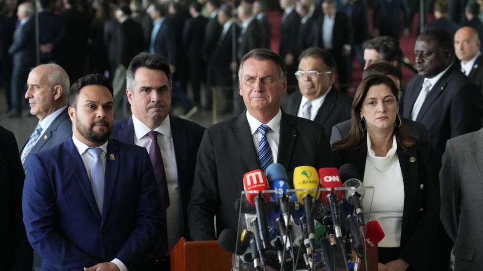 Brésil : après sa défaite à la présidentielle, quel avenir pour Jair Bolsonaro ? Brésil : après sa défaite à la présidentielle, quel avenir pour Jair Bolsonaro ?
