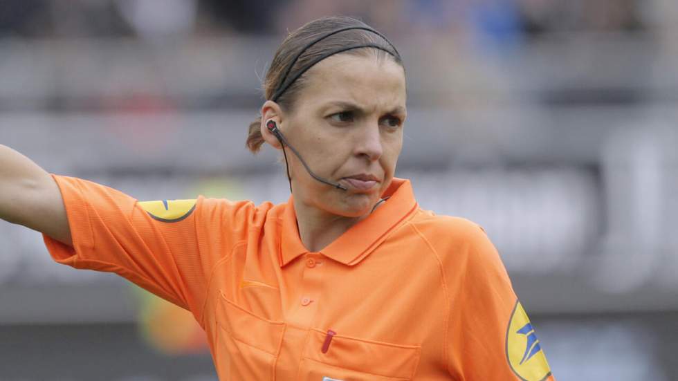 La Française Stéphanie Frappart, première femme à arbitrer en Coupe du monde