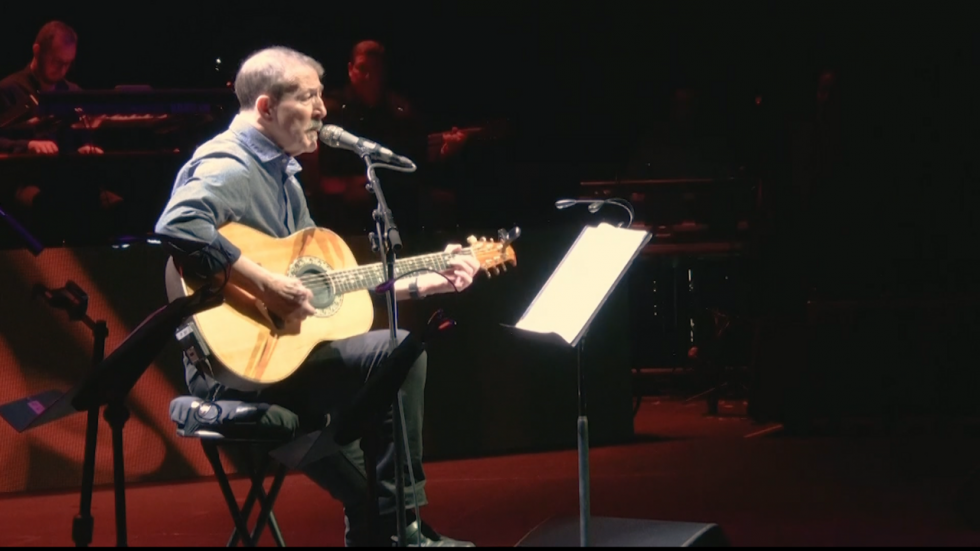 Lounis Aït Menguellet, la légende de la chanson kabyle en concert à Paris