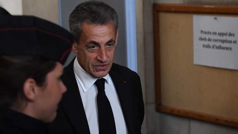 Procès en appel des "écoutes" : Nicolas Sarkozy dit être venu "défendre son honneur"