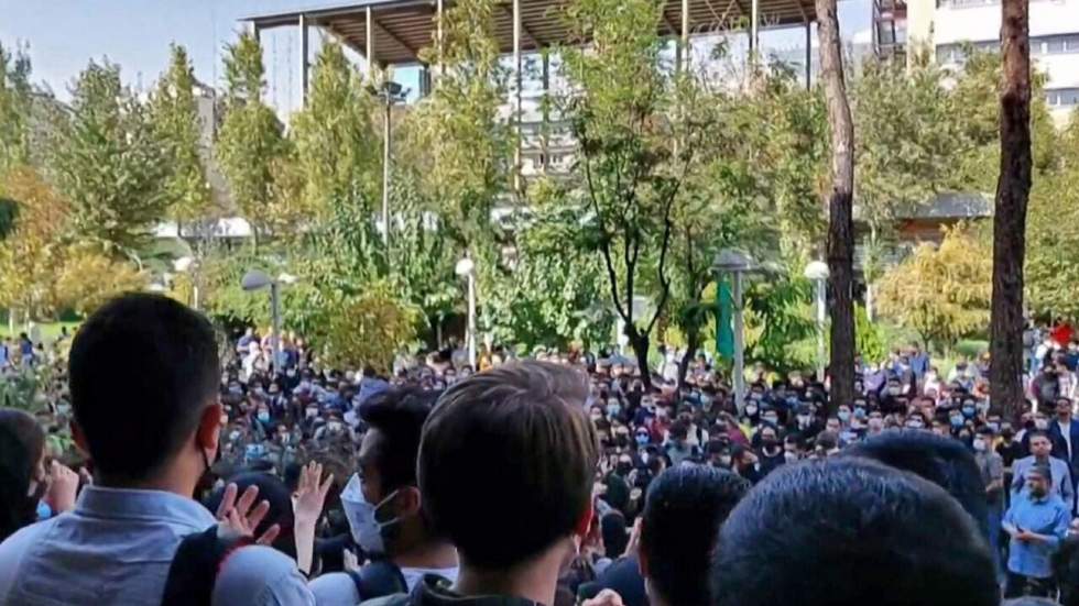 Grève générale et manifestations en Iran : "Cette révolution a commencé dans les universités"