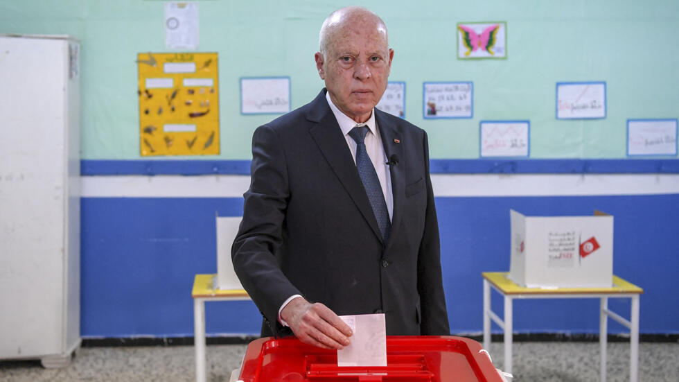 Après l'échec des législatives, la Tunisie plongée dans une impasse politique