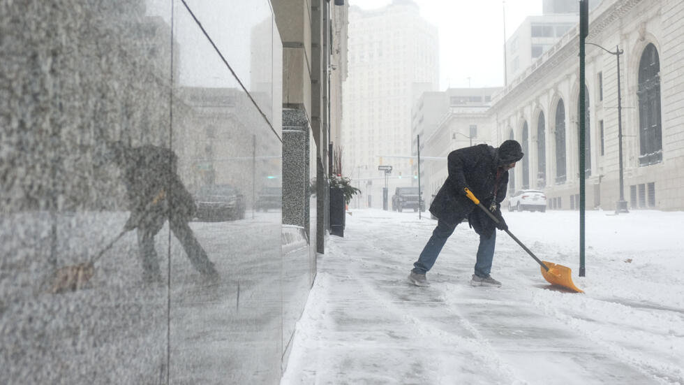 États-Unis : la tempête “historique” prive 1,5 million de foyers d’électricité