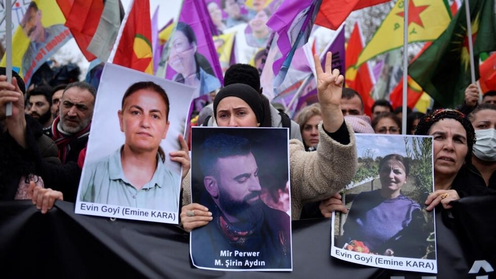 Combattante, musicien, réfugié politique : les trois victimes kurdes de l’attaque à Paris