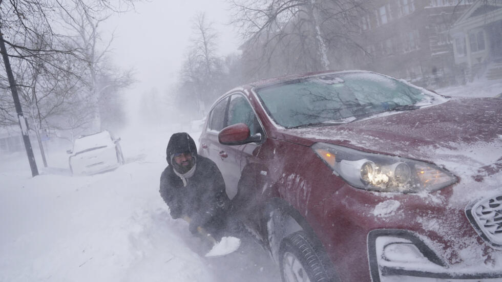 Aux États-Unis, le bilan humain de la violente tempête hivernale s'alourdit