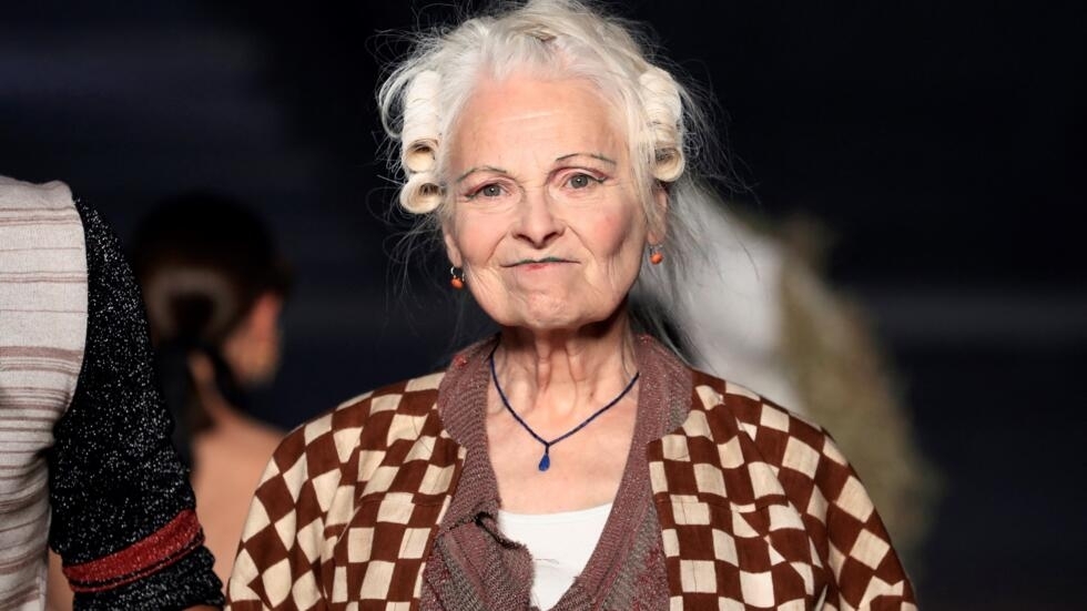 La créatrice de mode britannique Vivienne Westwood, icône du punk, est morte La créatrice de mode britannique Vivienne Westwood, icône du punk, est morte