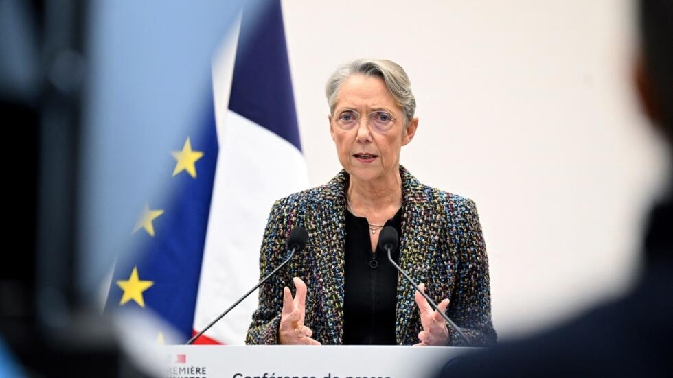 Le gouvernement confirme la retraite à 64 ans, les syndicats appellent à la mobilisation Le gouvernement confirme la retraite à 64 ans, les syndicats appellent à la mobilisation