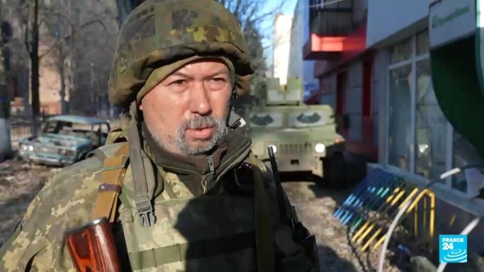 Survivre à Bakhmout, sur le front de la guerre en Ukraine