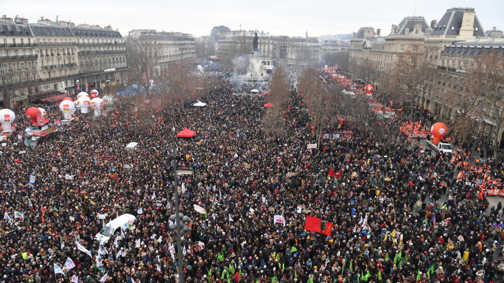 Plus d'un million de personnes manifestent en France contre la réforme des retraites