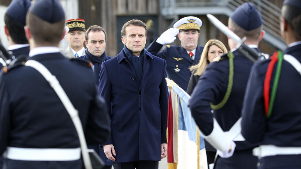 Le budget des armées passera à 400 milliards d'euros, annonce Emmanuel Macron