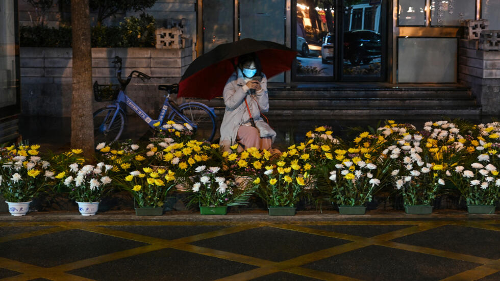 À Wuhan, des fleurs pour le Nouvel An chinois et pour les morts du Covid-19