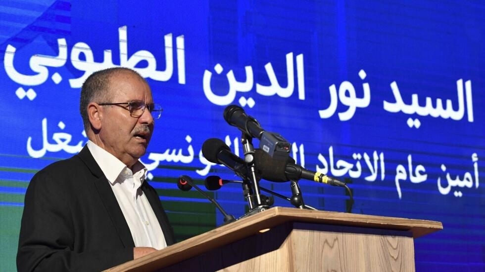 Tunisie : le puissant syndicat UGTT proteste après l'arrestation d'un de ses dirigeants Tunisie : le puissant syndicat UGTT proteste après l'arrestation d'un de ses dirigeants