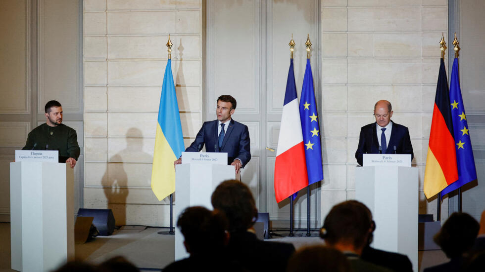 Macron assure Zelensky de sa "détermination" à accompagner l'Ukraine "vers la victoire"