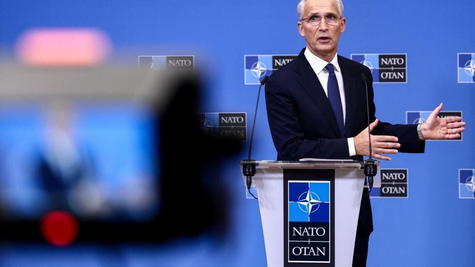 L'Ukraine utilise plus de munitions que l'Otan n'en produit, dit Jens Stoltenberg