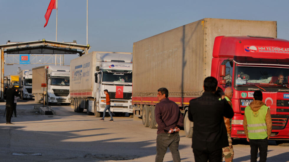 Un convoi d'aide entre en zones rebelles en Syrie, le premier depuis les séismes